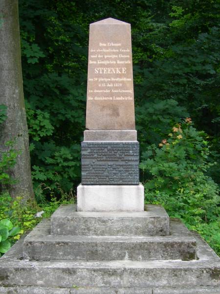 Obelisk w Buczycu. Sierpie 2007. Fot.: Braciszek